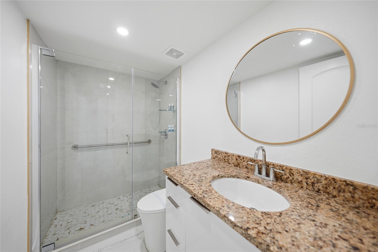 2705 Mauritania Rd Property Photo 24