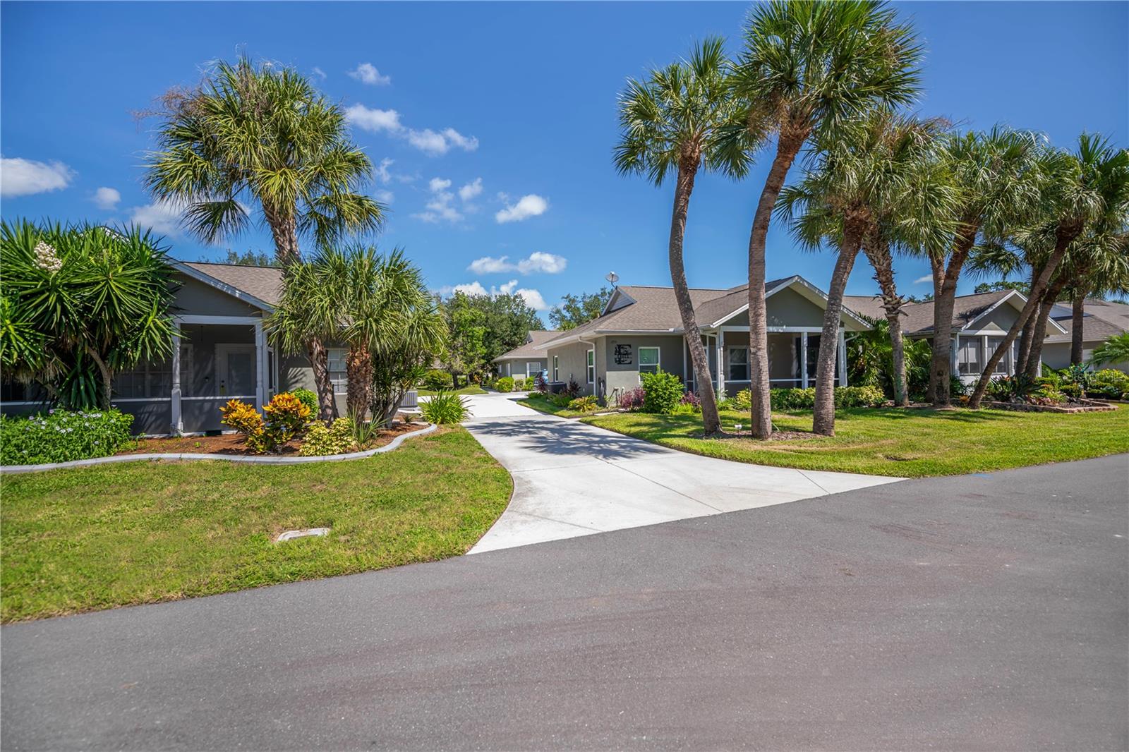 1253 RED OAK LN