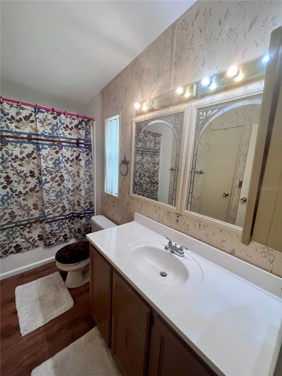 1038 20th St Property Photo 23
