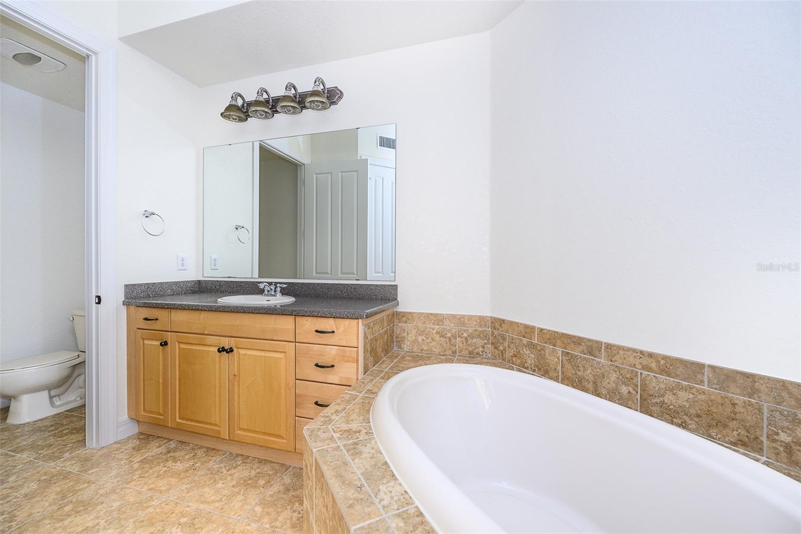 99 Vivante Blvd #404 Property Photo 18