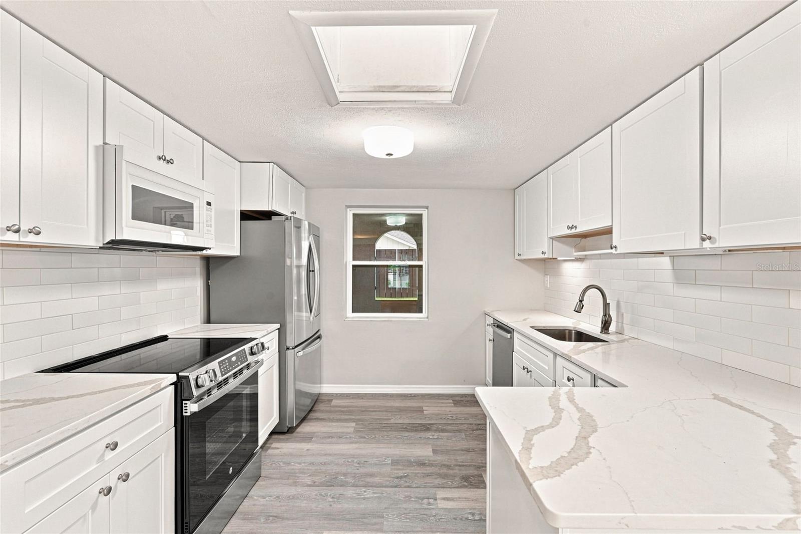 1005 Alston Ln Property Photo 3