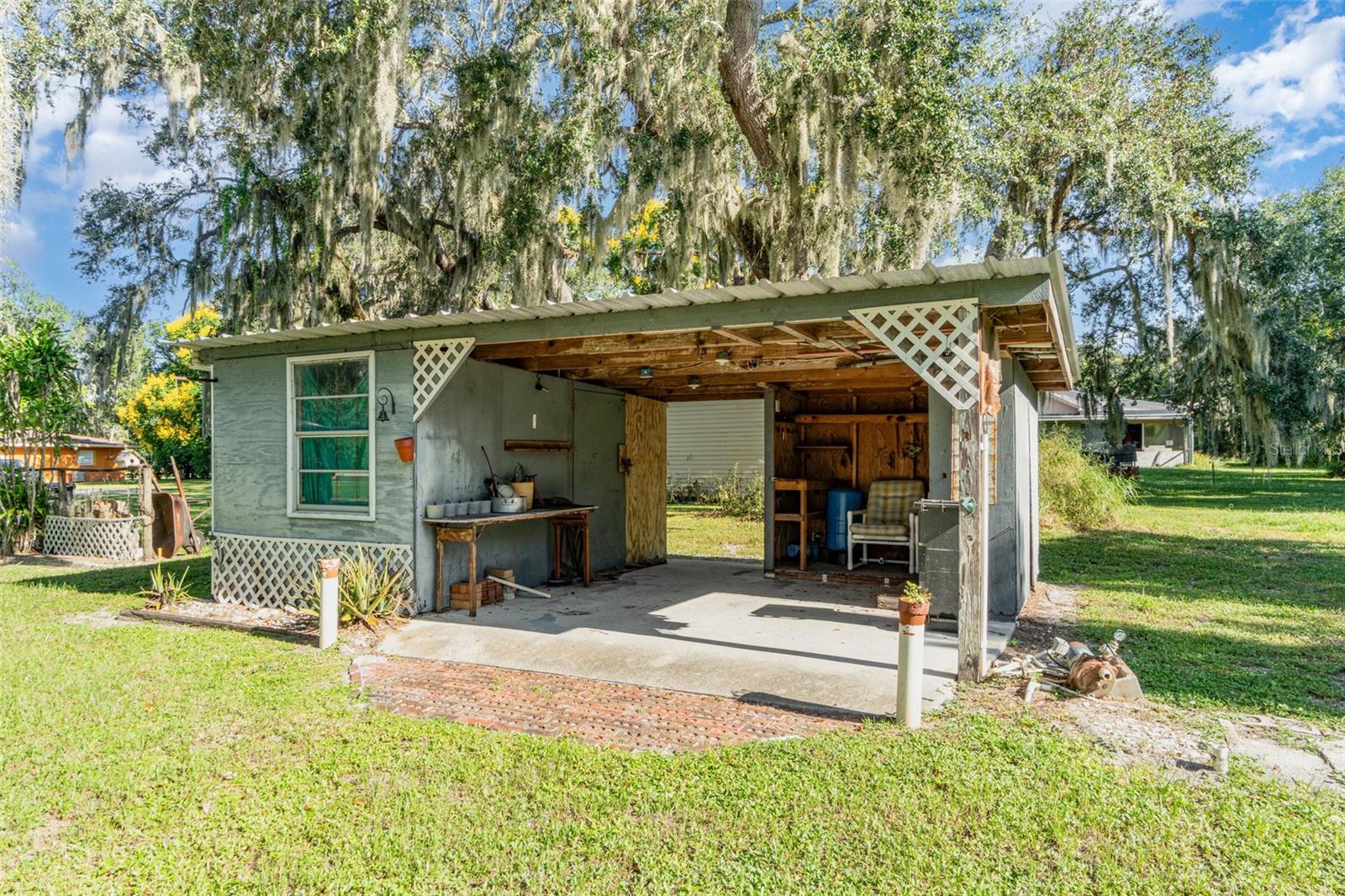 918 W Magnolia St Property Photo 4