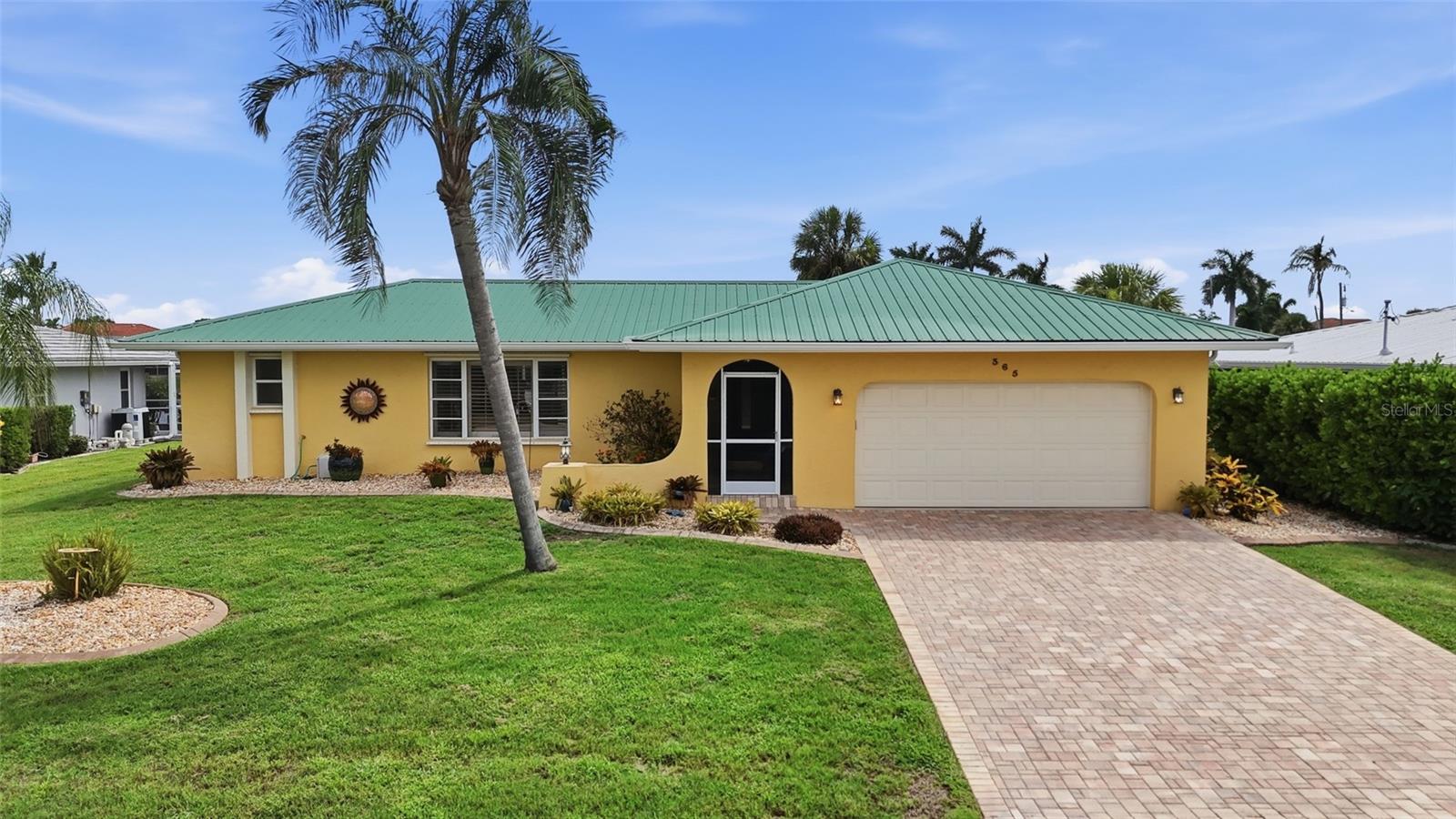 365 BELAIRE CT Property Photo 1