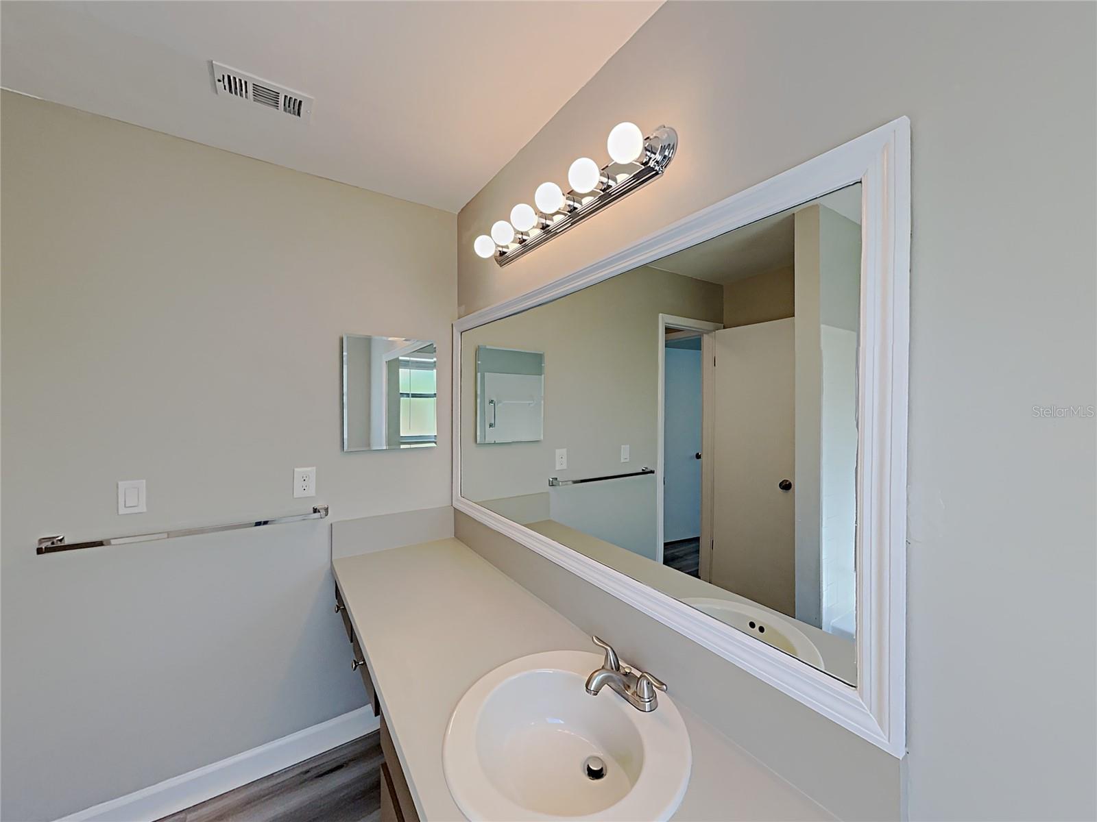 3205 40th St W Property Photo 10