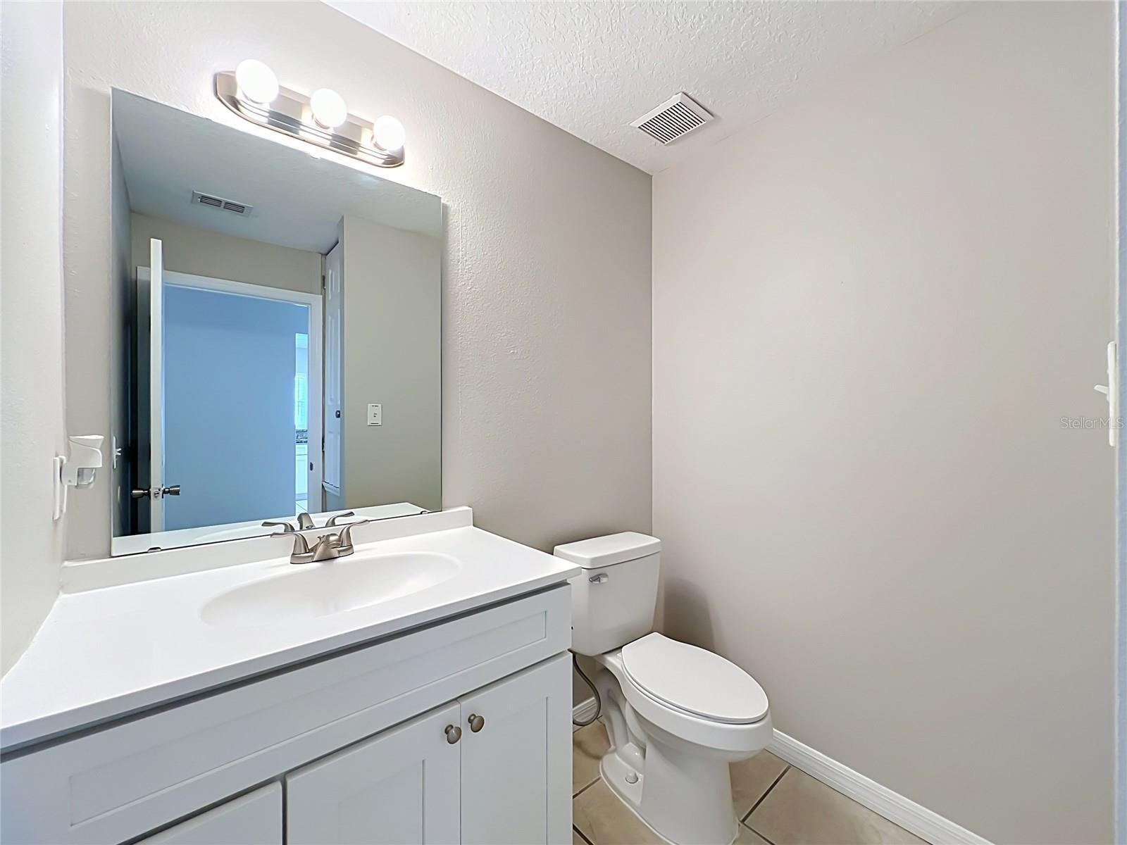 1005 Winding Water Way Property Photo 9