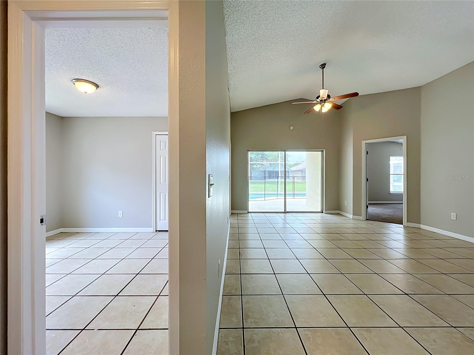 1005 Winding Water Way Property Photo 10