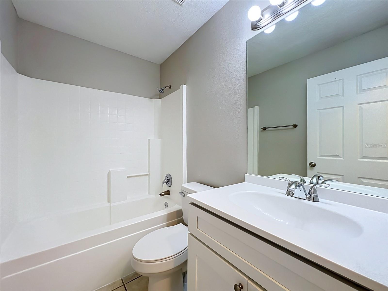 1005 Winding Water Way Property Photo 13