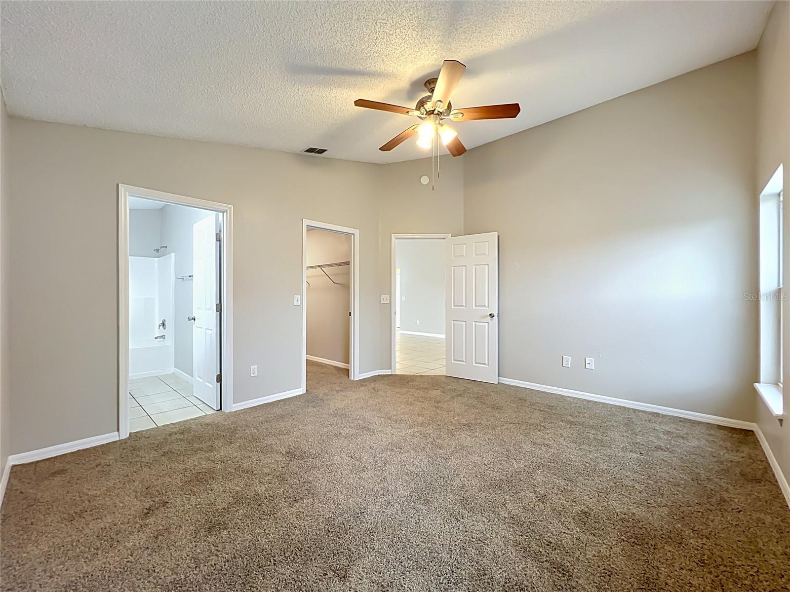 1005 Winding Water Way Property Photo 17