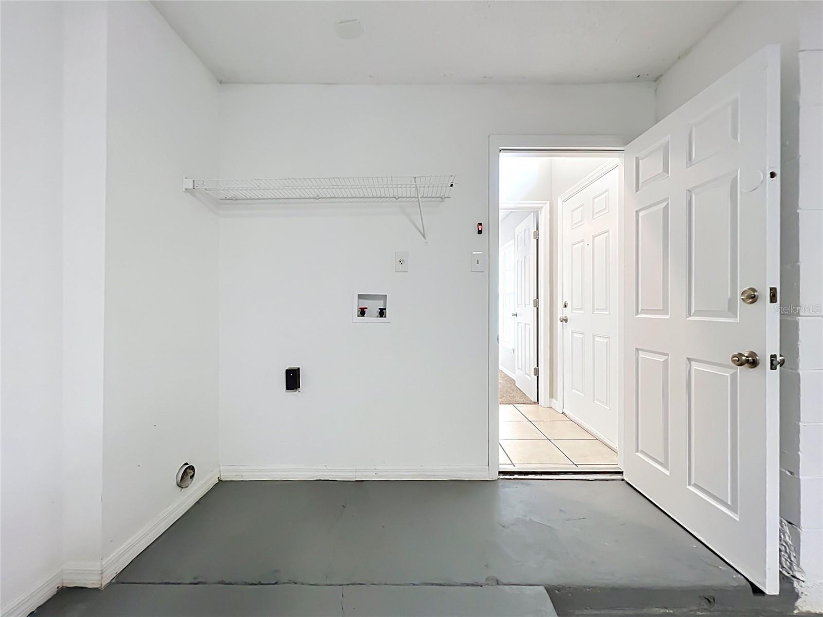 1005 Winding Water Way Property Photo 21