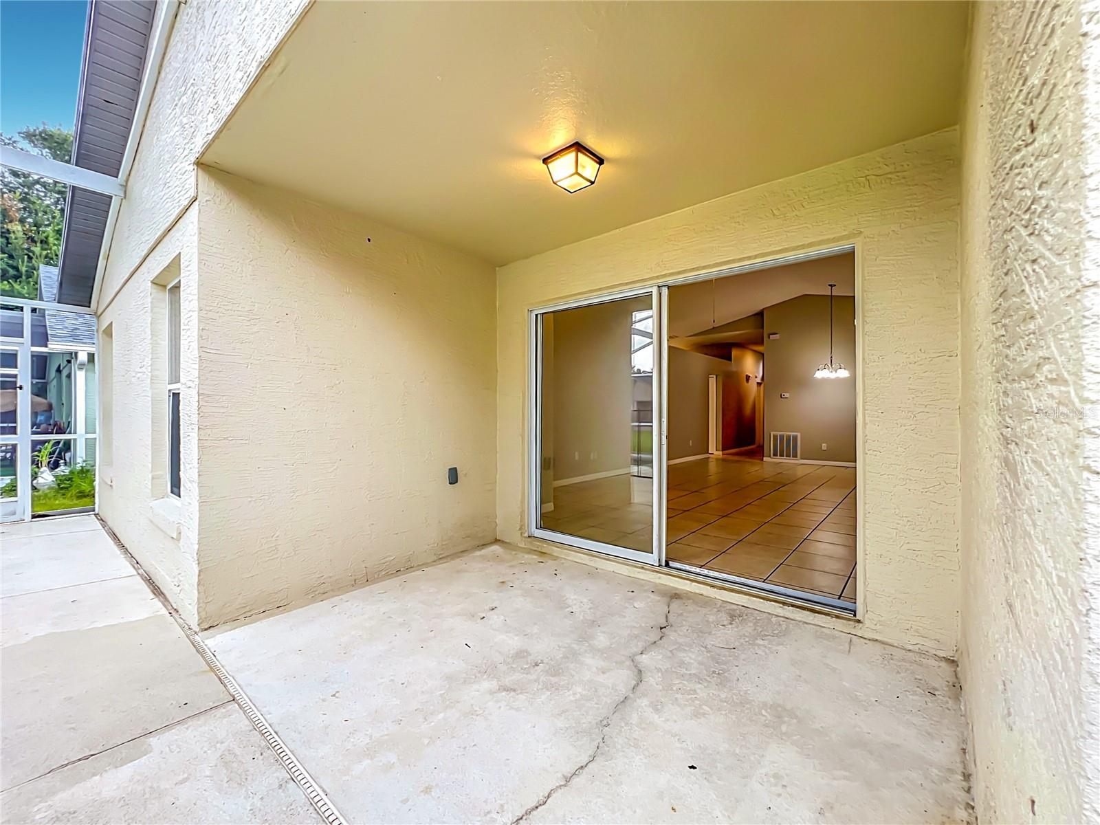1005 Winding Water Way Property Photo 22