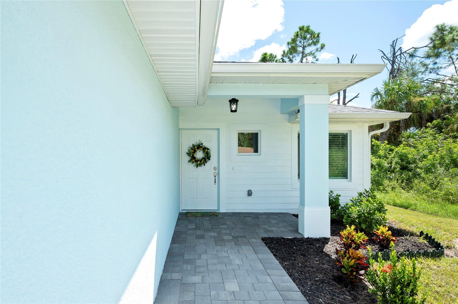 2098 Como St Property Photo 2