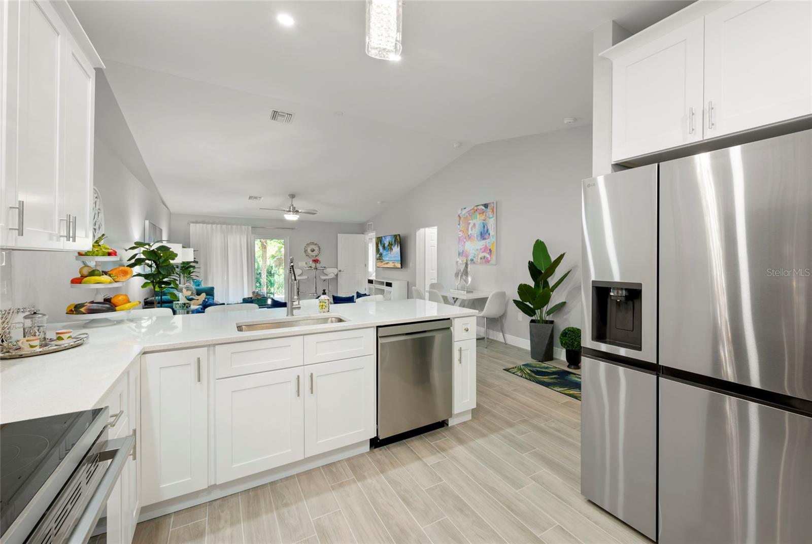 2098 Como St Property Photo 11
