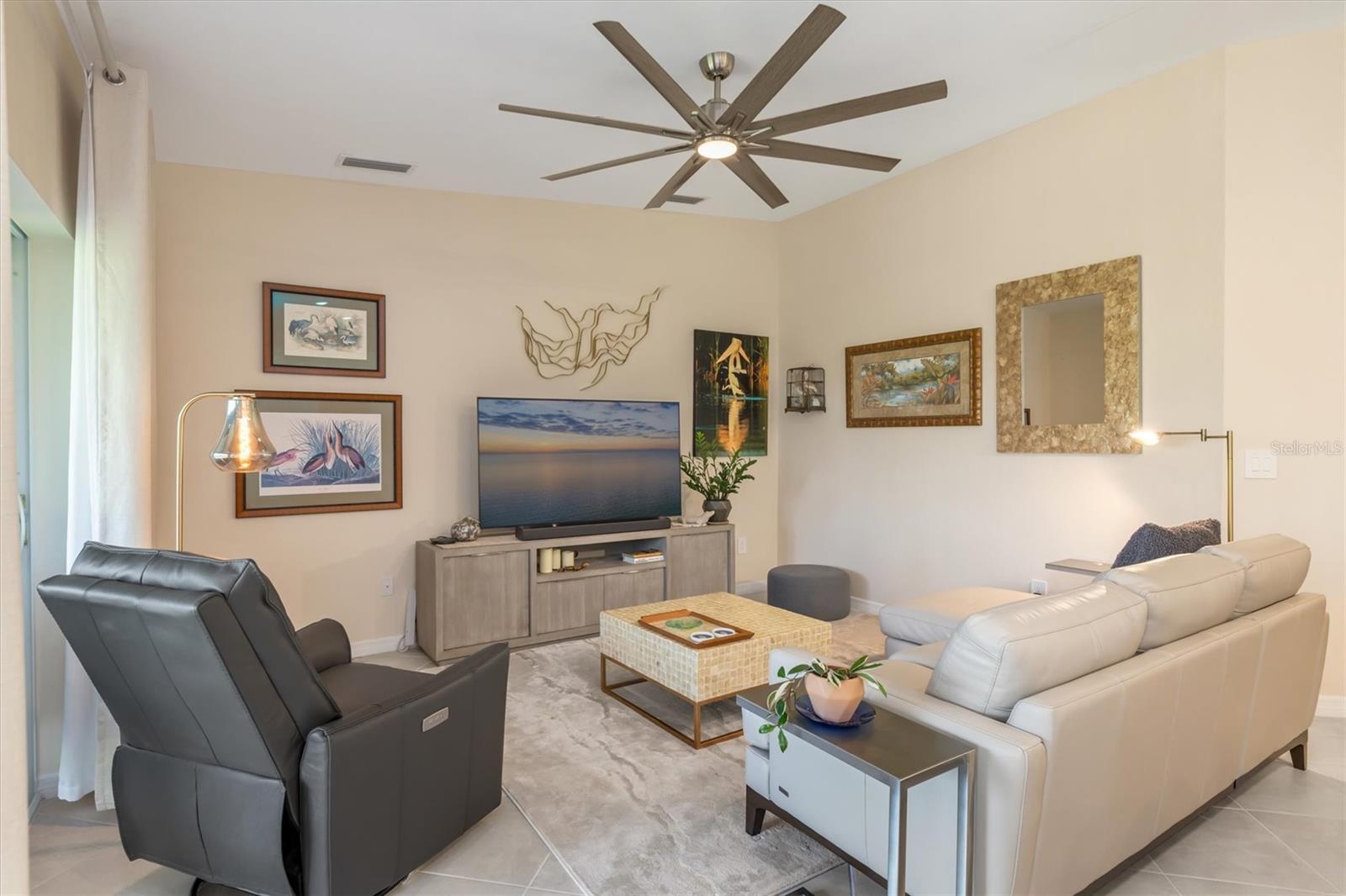 14221 Heritage Landing Blvd #2026 Property Photo 6