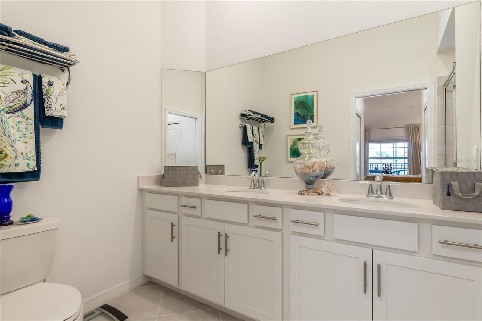 14221 Heritage Landing Blvd #2026 Property Photo 14
