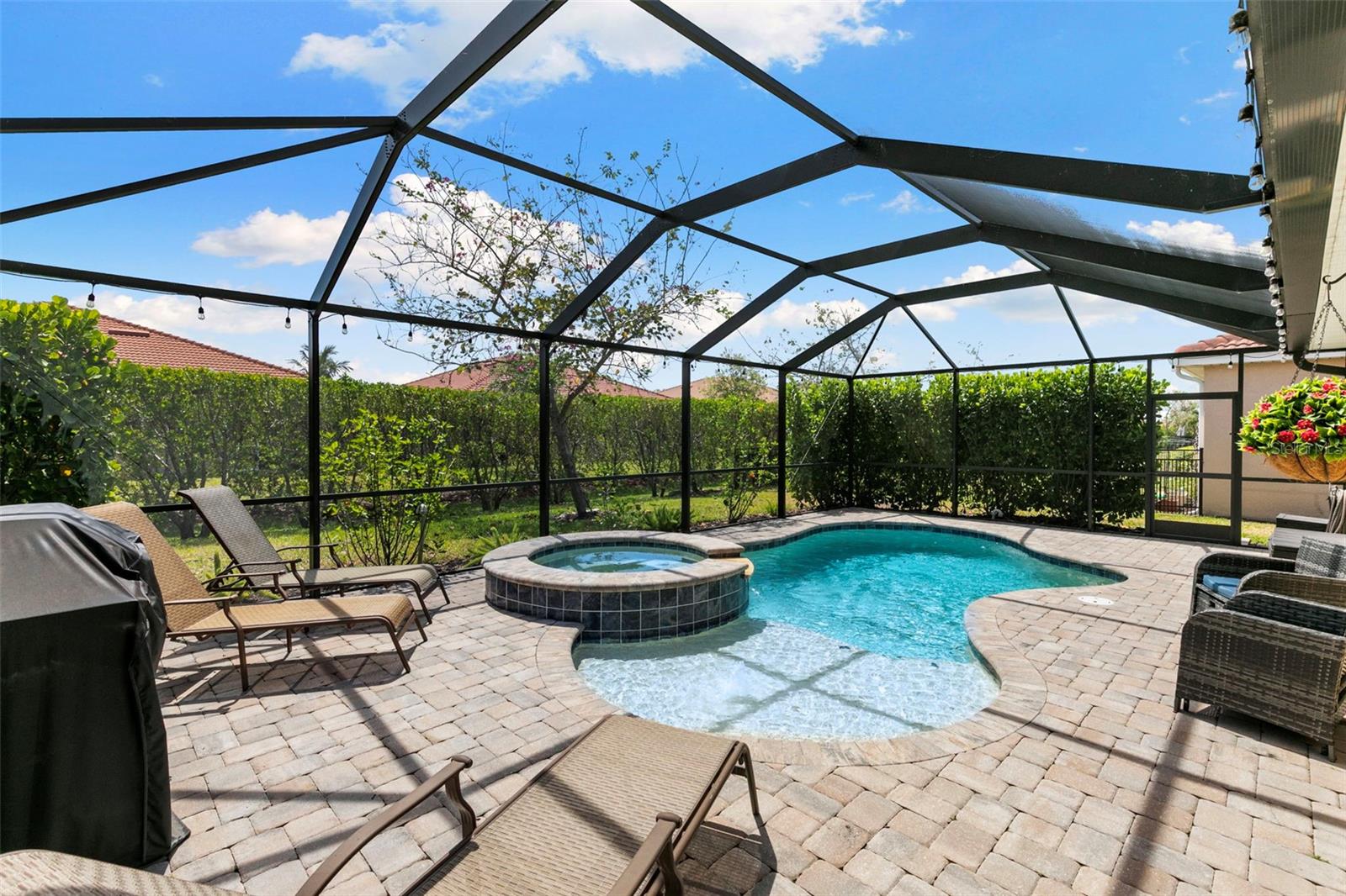 3215 Birchin Ln Property Photo 23