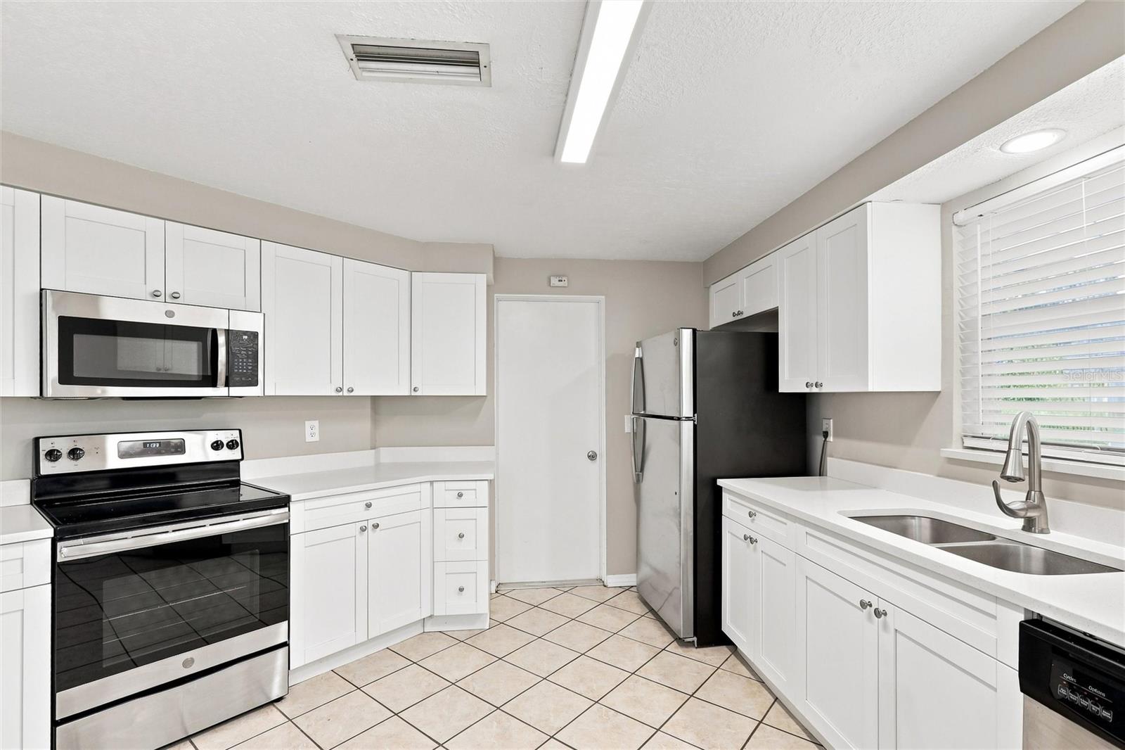 131 Degas Dr Property Photo 4