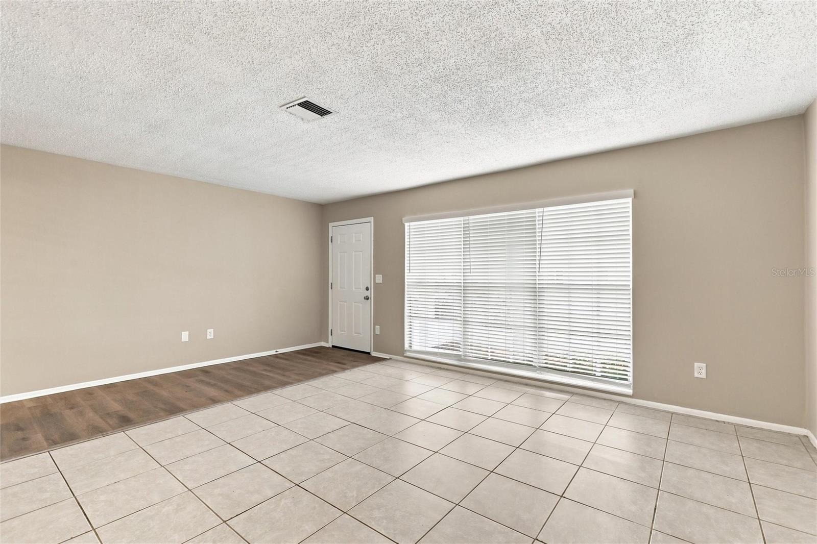 1594 Beacon Dr Property Photo 8
