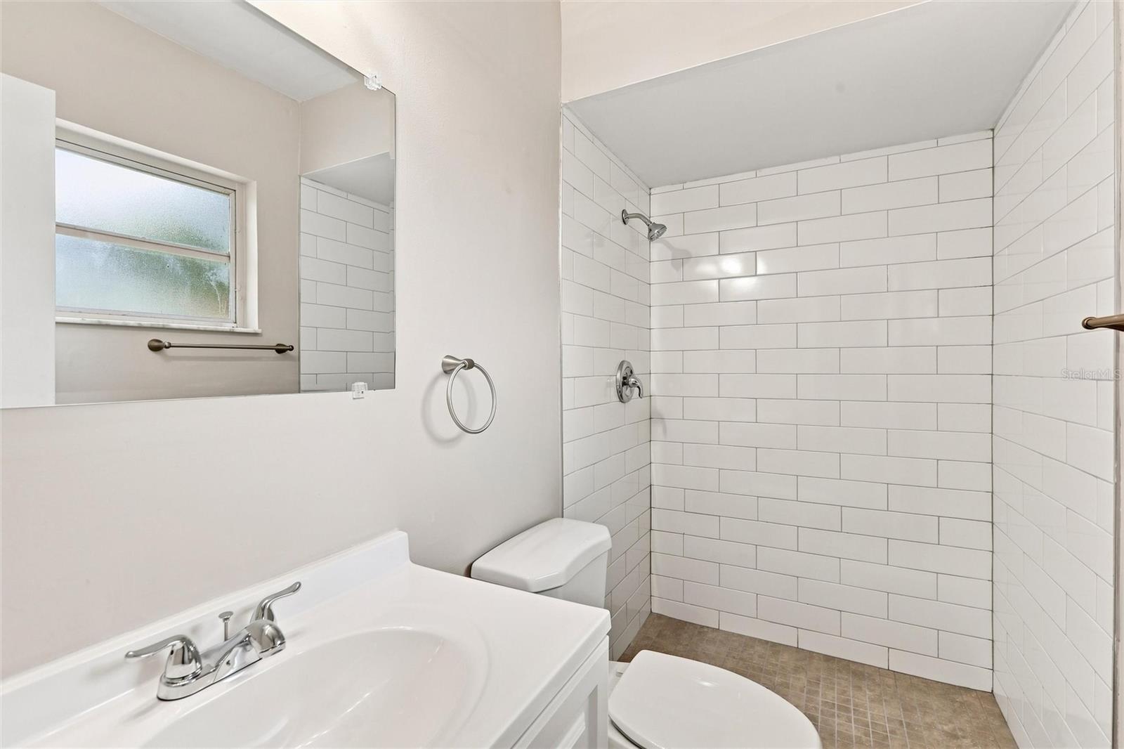 1594 Beacon Dr Property Photo 24