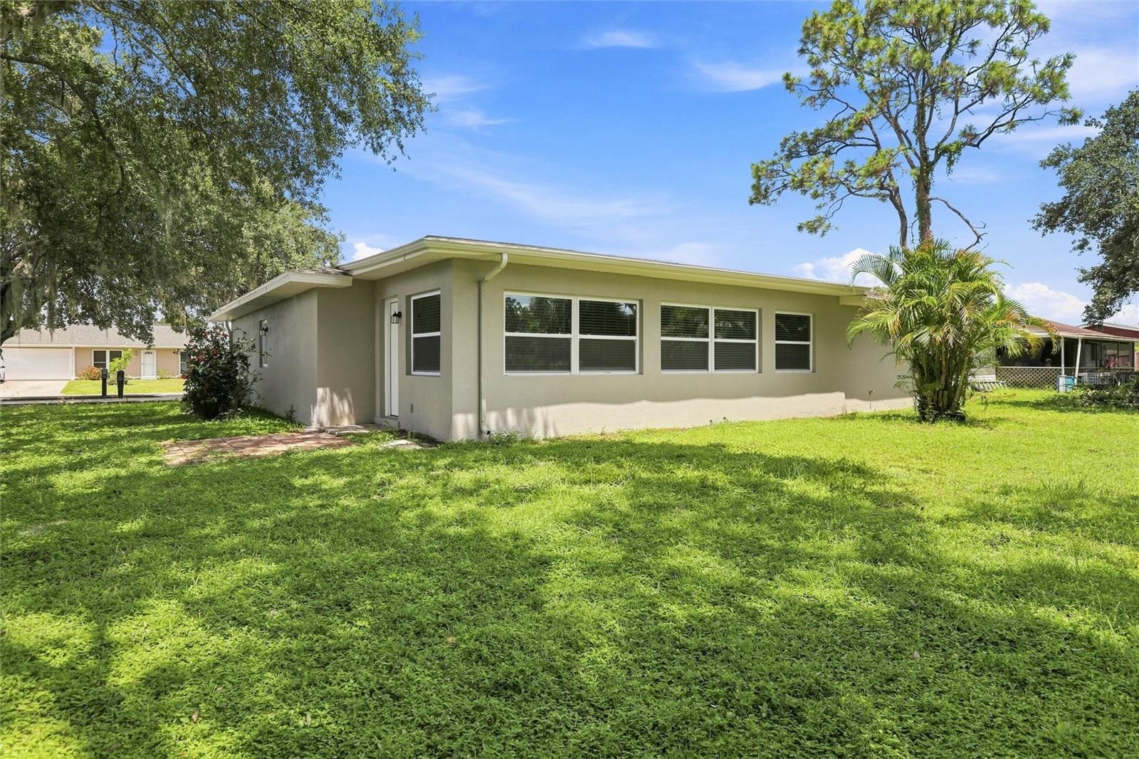 1594 Beacon Dr Property Photo 29