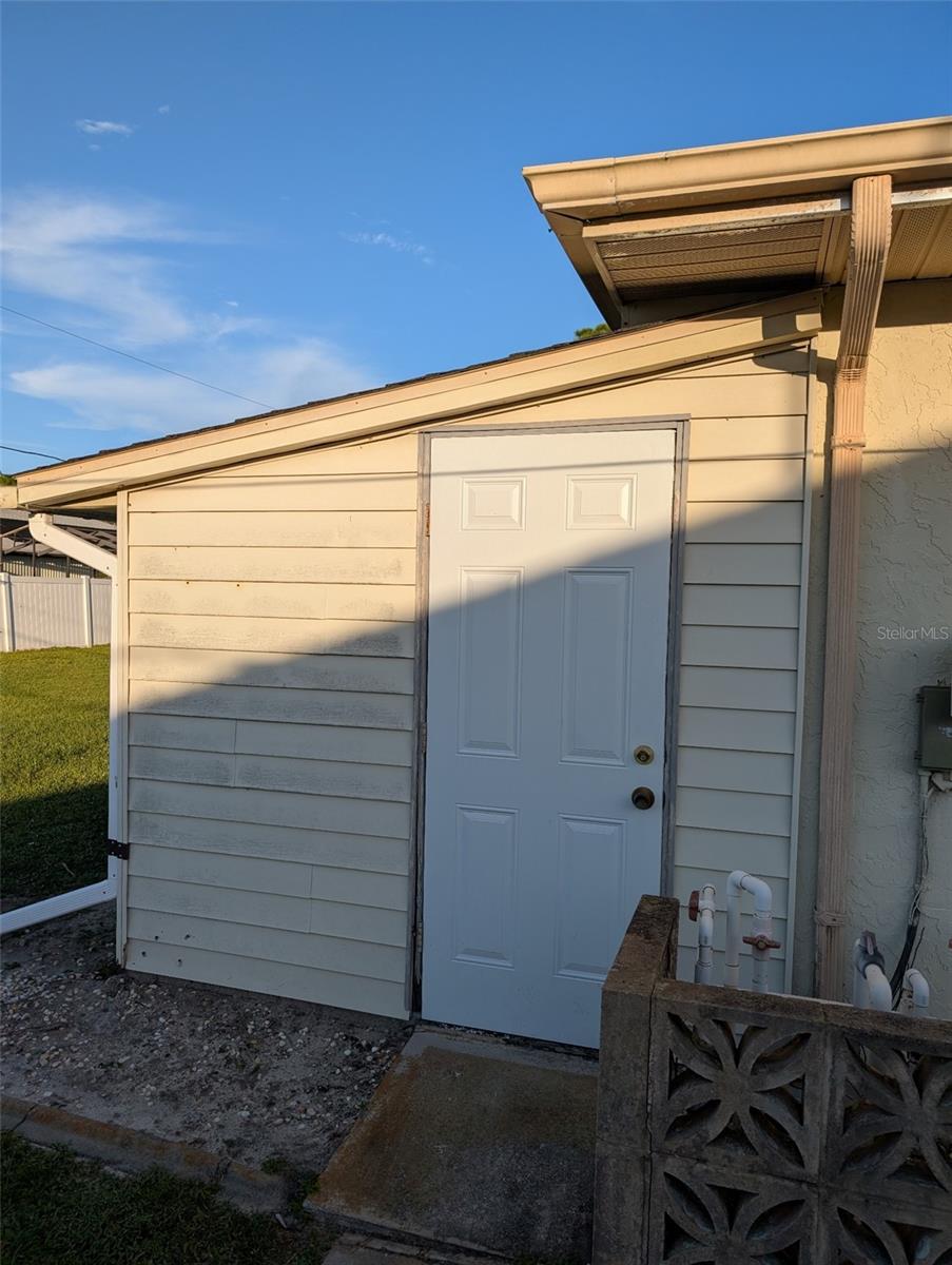23184 Glory Ave Property Photo 4