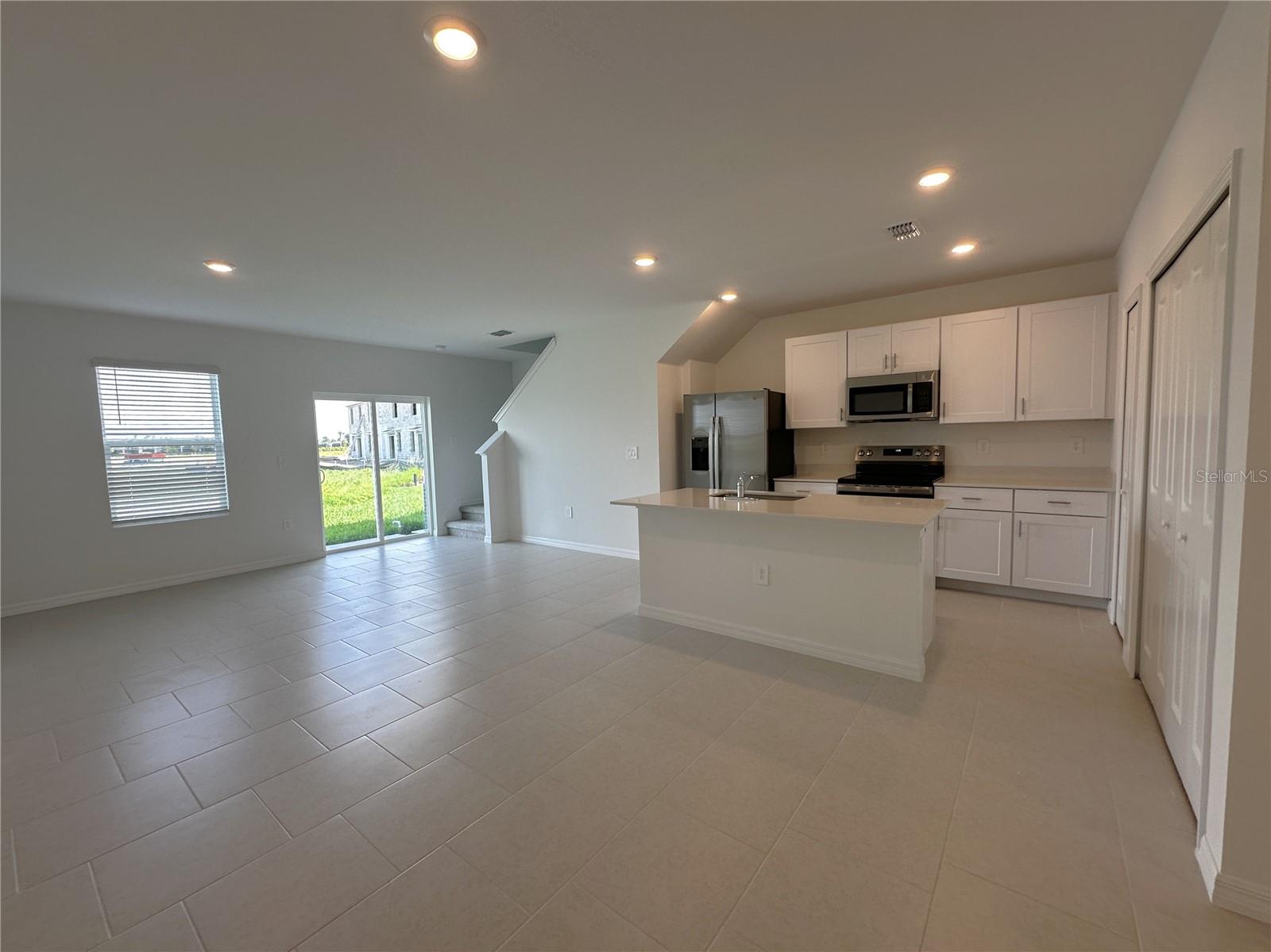 28521 Sweet Meadow Dr Property Photo 4