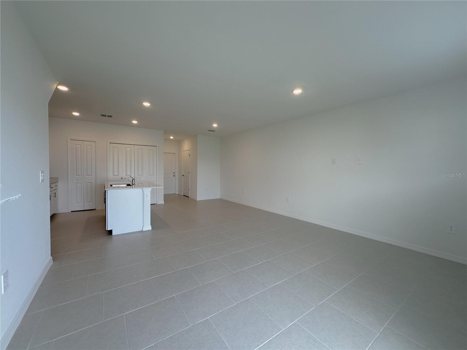 28521 Sweet Meadow Dr Property Photo 7