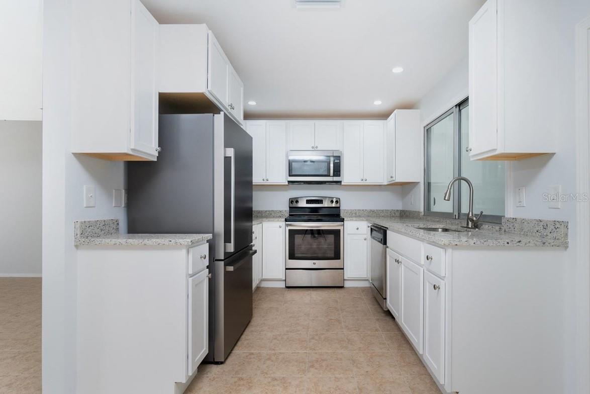 533 E Charlotte Ave Property Photo 4