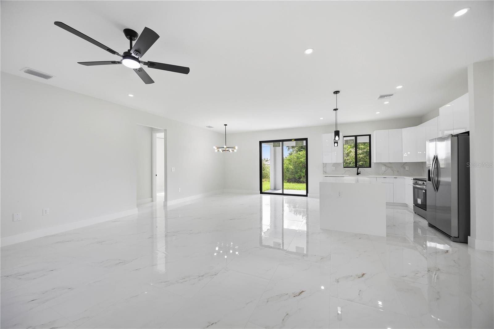 1299 Barton Ave Property Photo 3