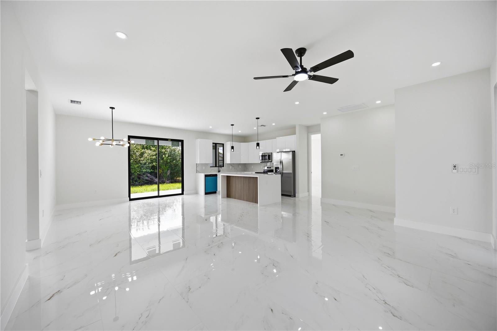 1299 Barton Ave Property Photo 5