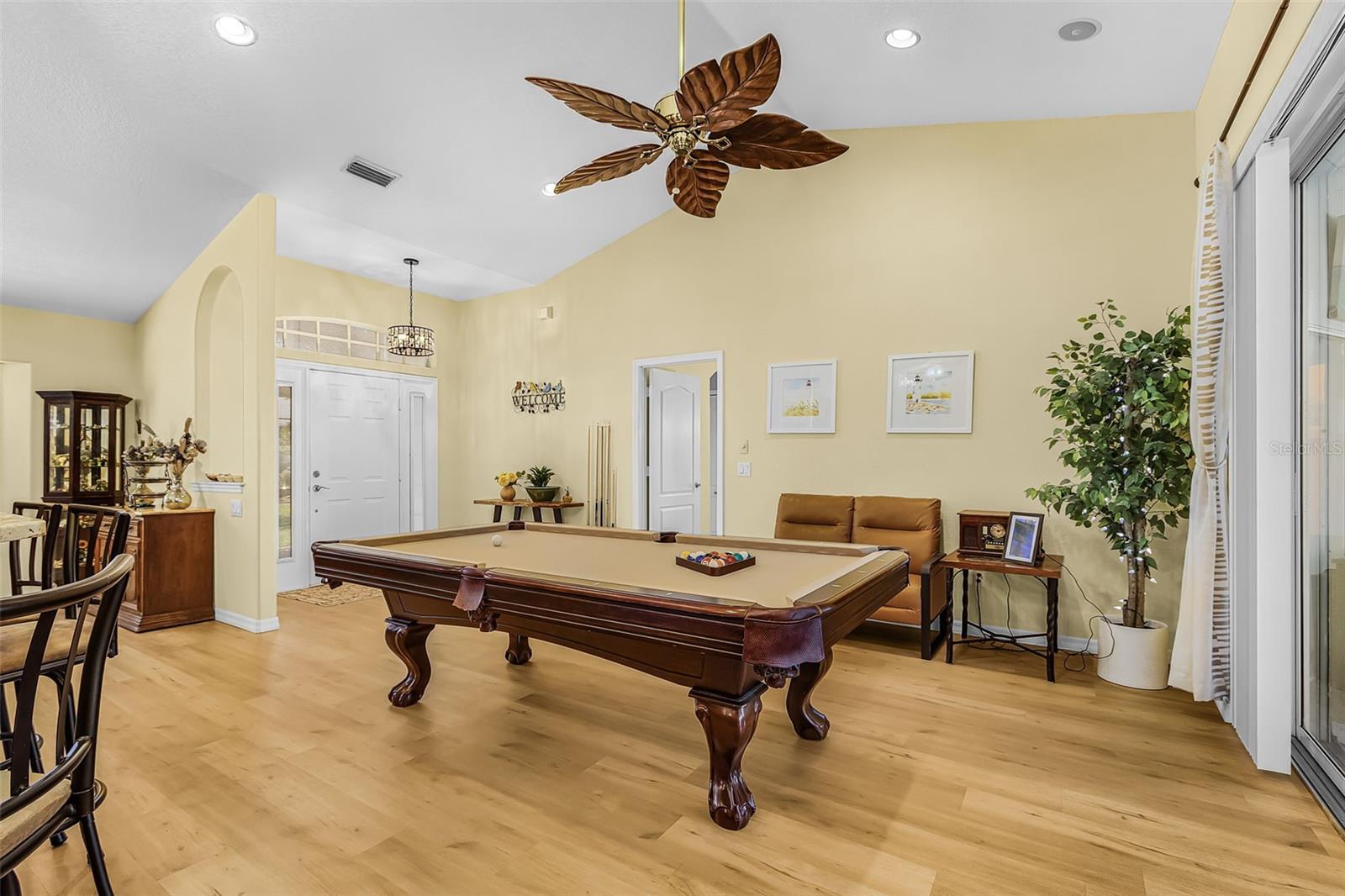 4240 Fernway Dr Property Photo 4