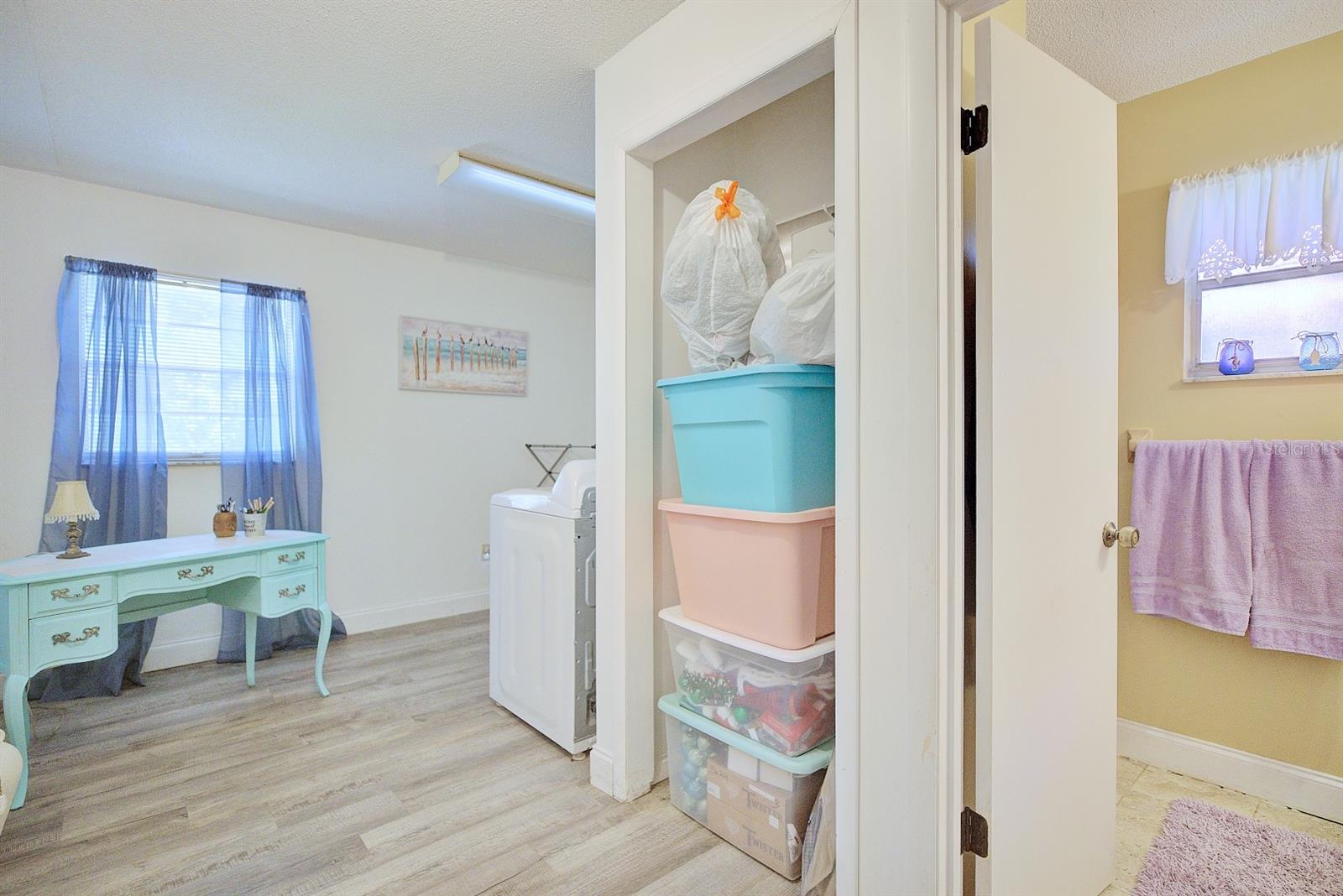 306 Lark Ter Property Photo 16