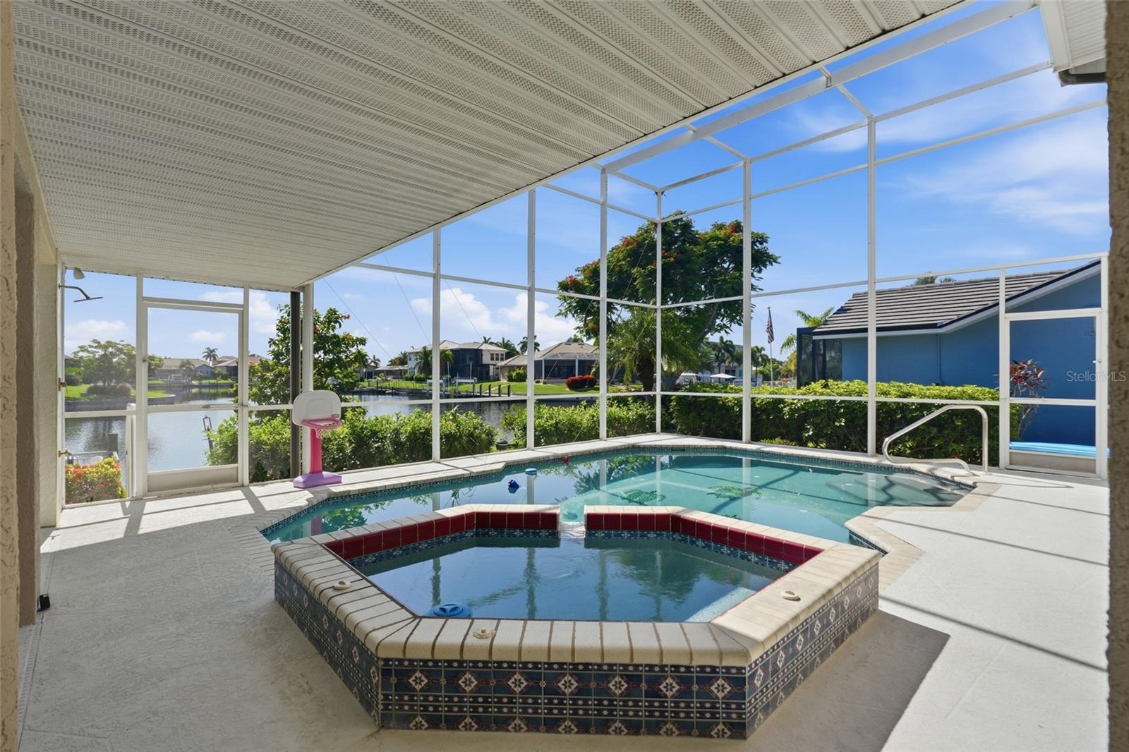 414 Caicos Dr Property Photo 3