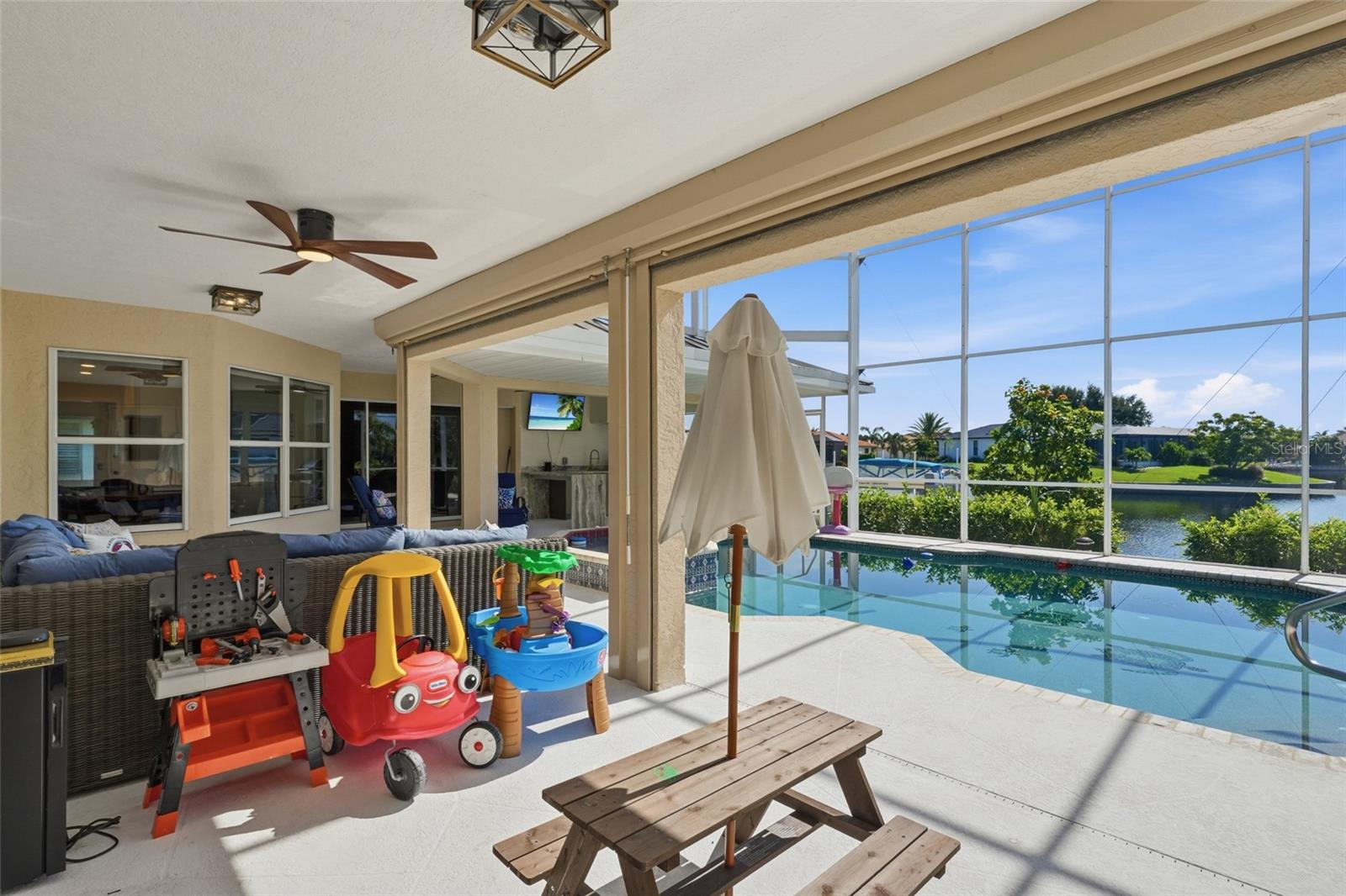 414 Caicos Dr Property Photo 41