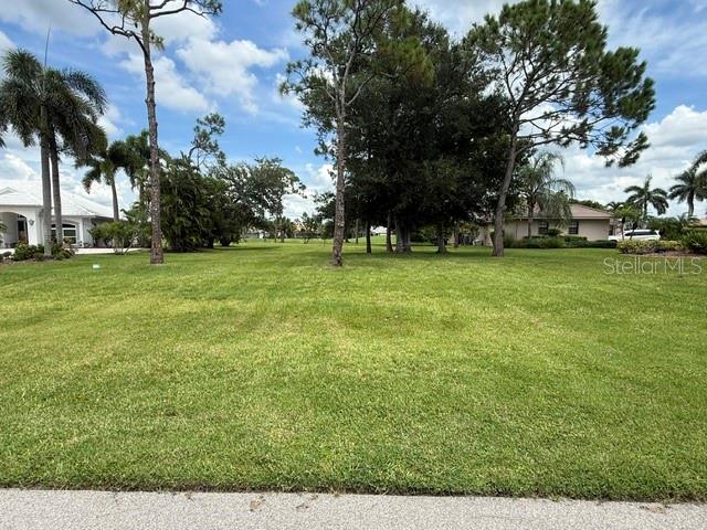 3030 Big Bend Cir Property Photo 5