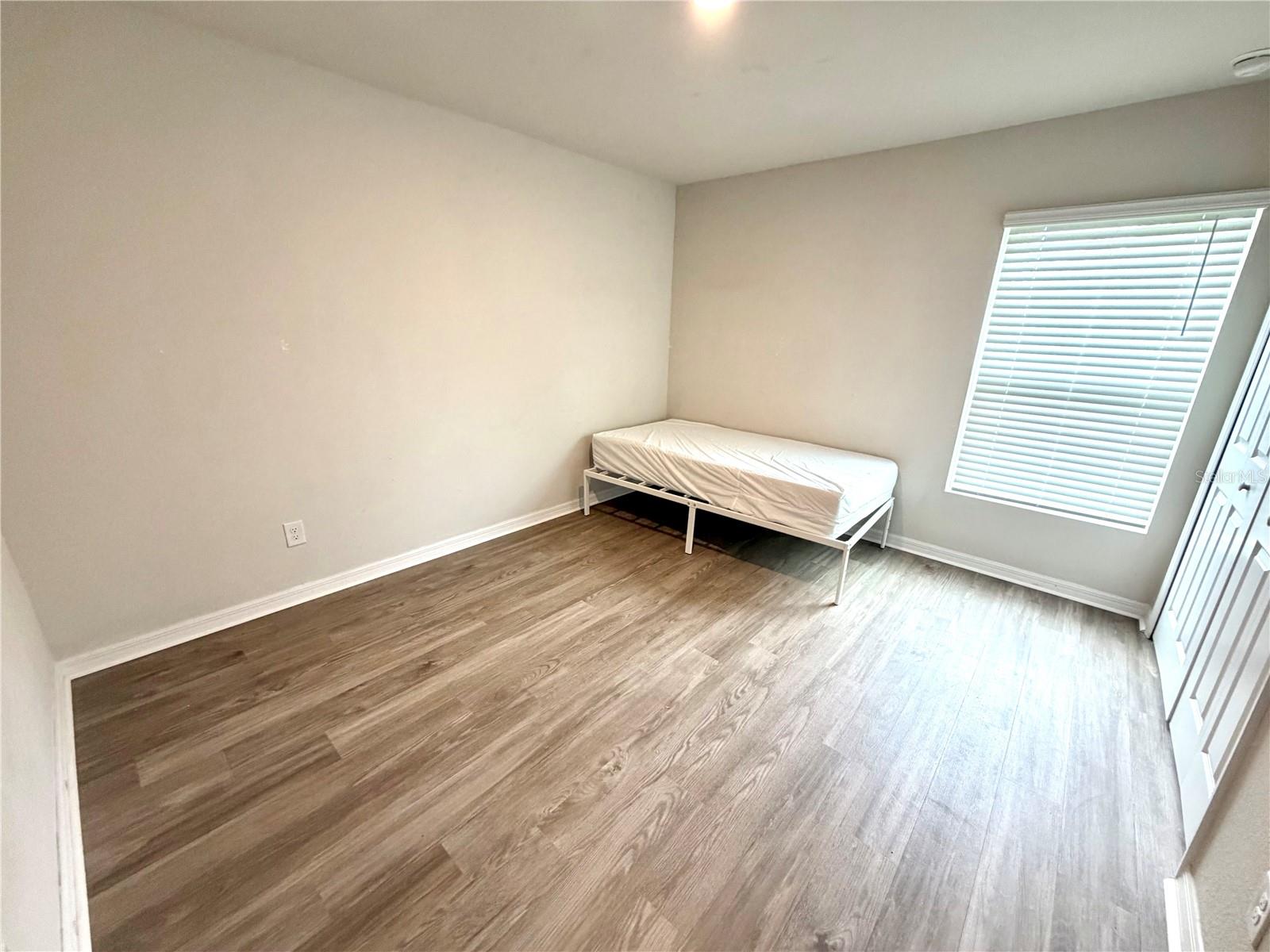 11034 Carnegie Ave. Property Photo 15