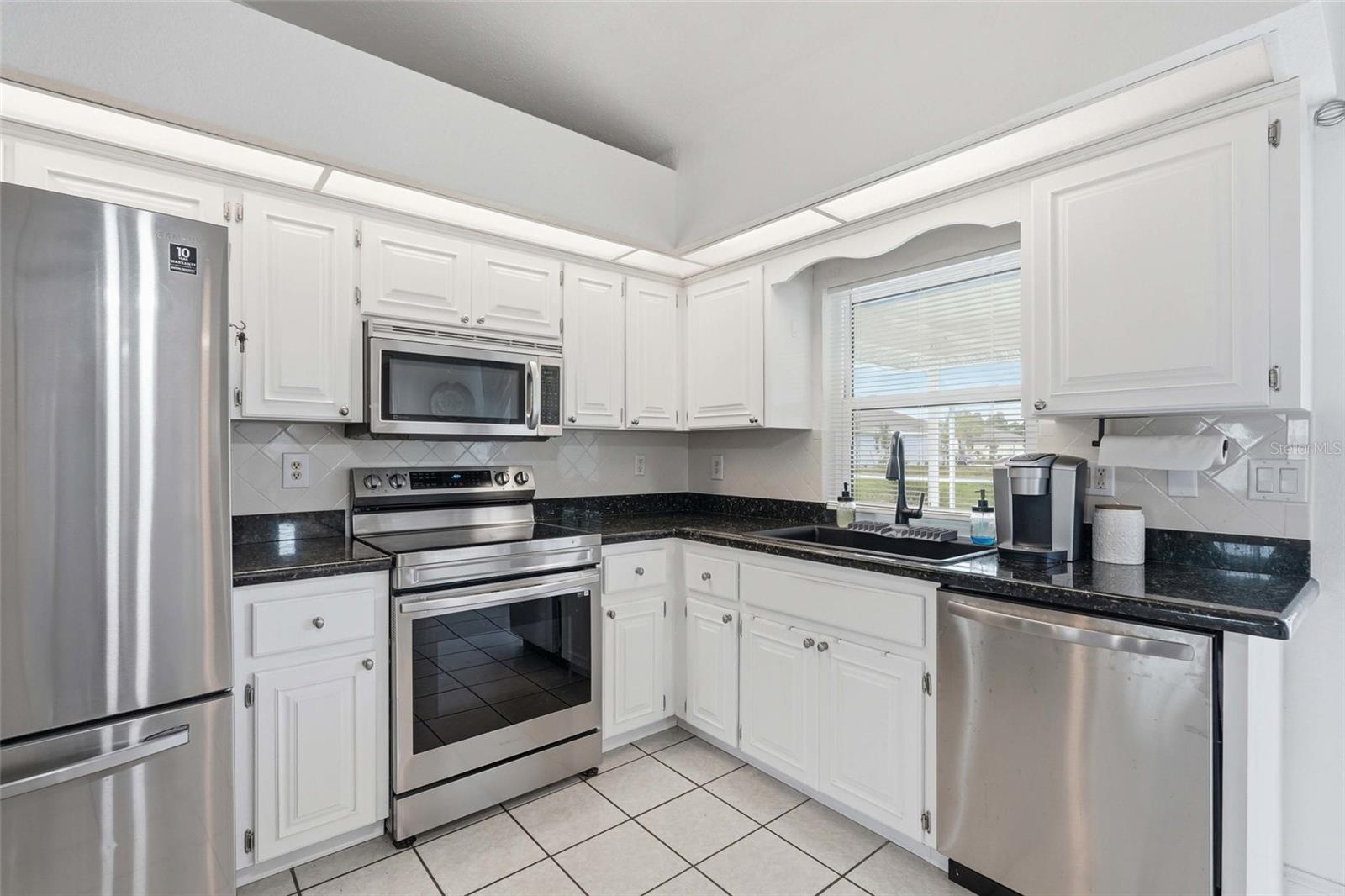 25449 Doredo Dr Property Photo 8