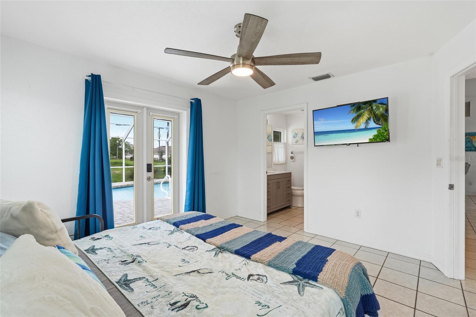 25449 Doredo Dr Property Photo 11