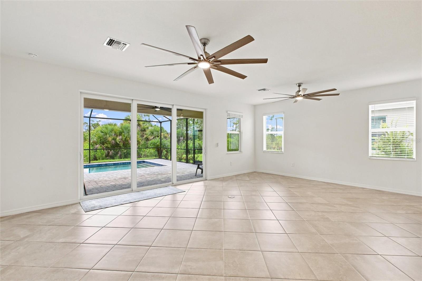11296 Pinot Dr Property Photo 6