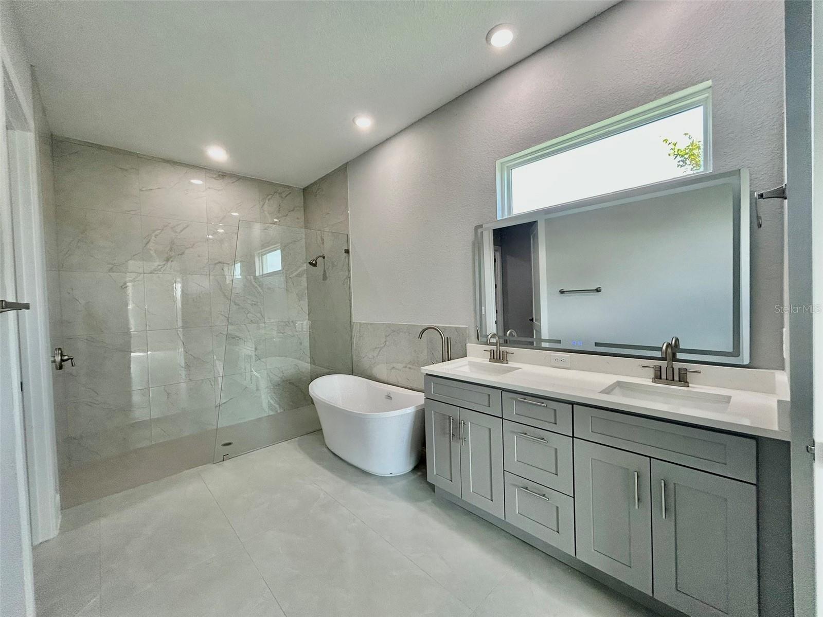 8147 Tracy Cir Property Photo 12