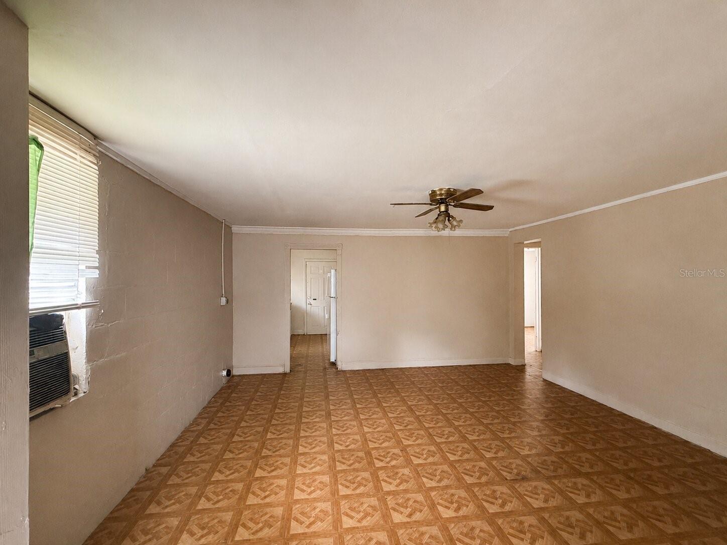 207 S Lee Ave Property Photo 3