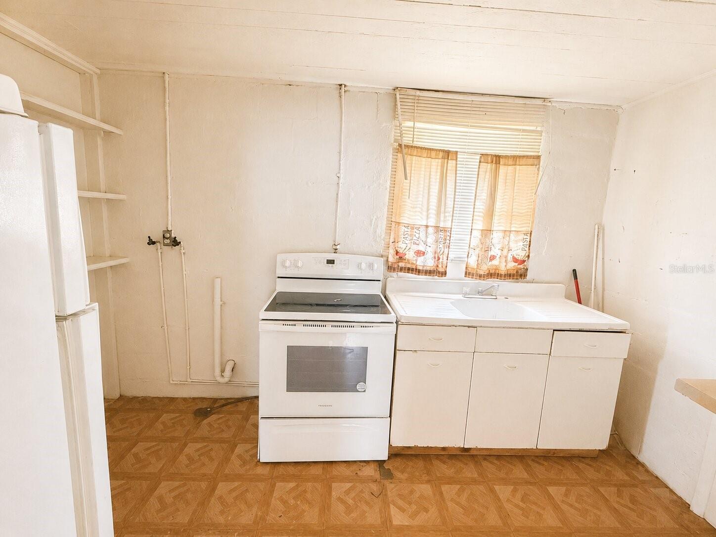 207 S Lee Ave Property Photo 8