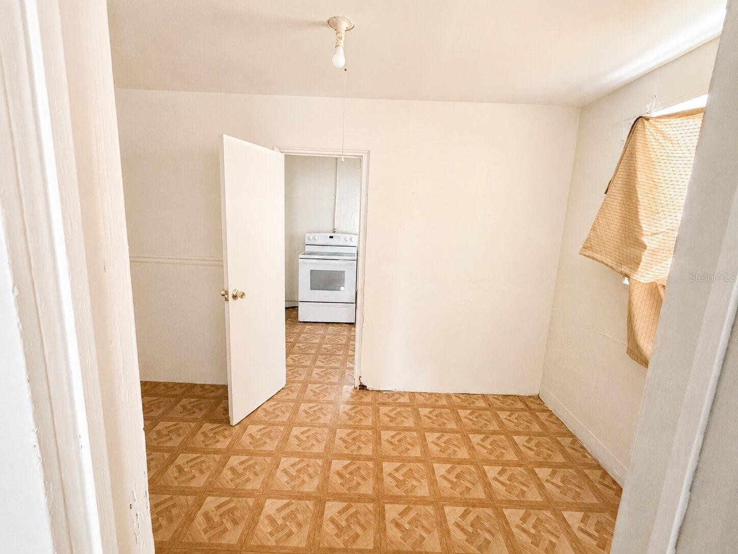 207 S Lee Ave Property Photo 10