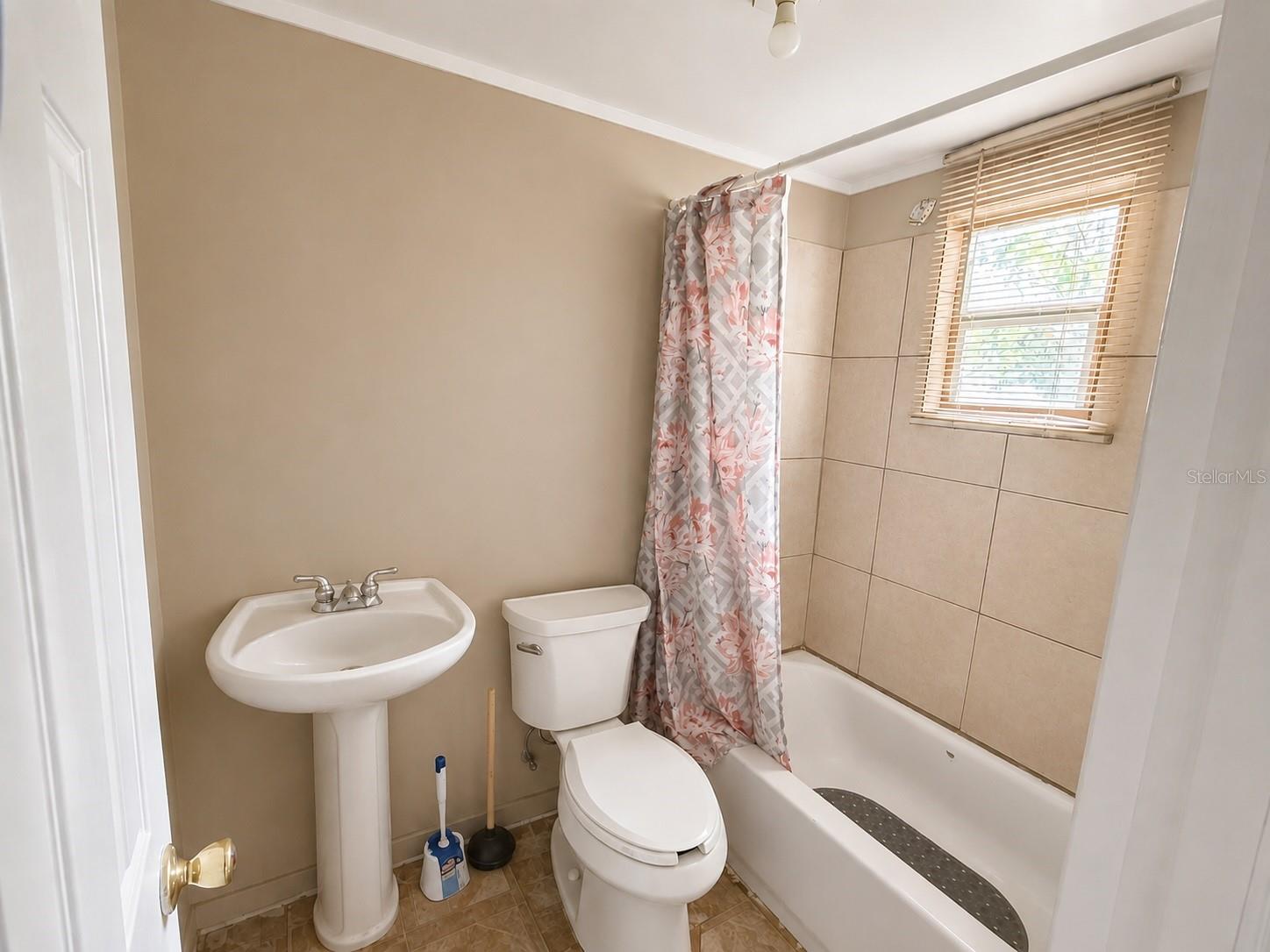 207 S Lee Ave Property Photo 12