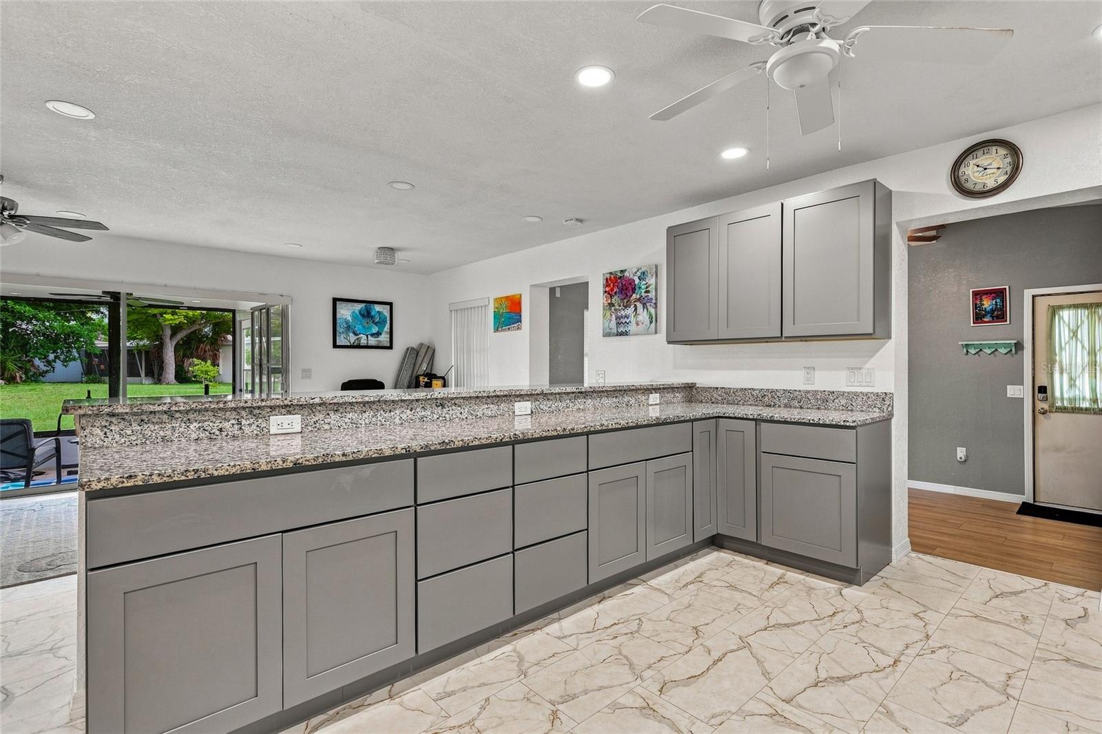 22018 Catherine Ave Property Photo 4