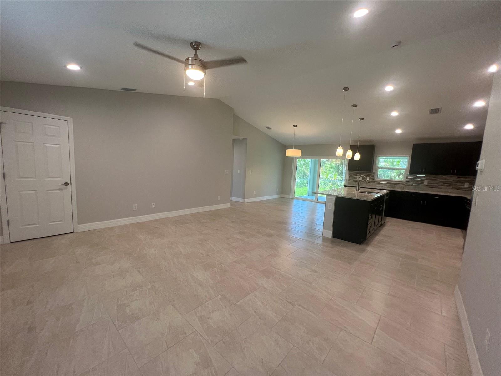 4895 Las Almanos Ave Property Photo 4