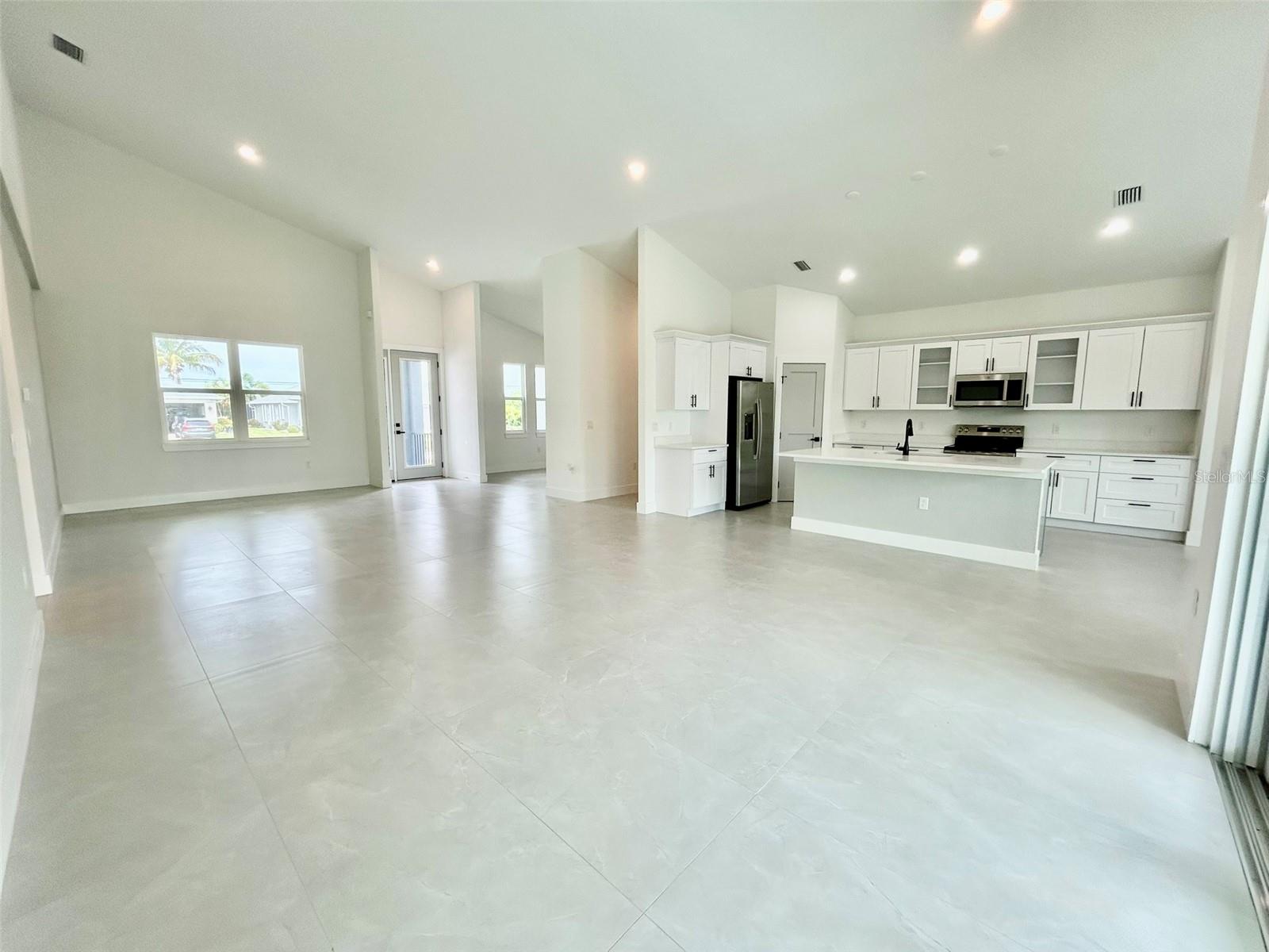 8181 Tecumseh Cir Property Photo 5