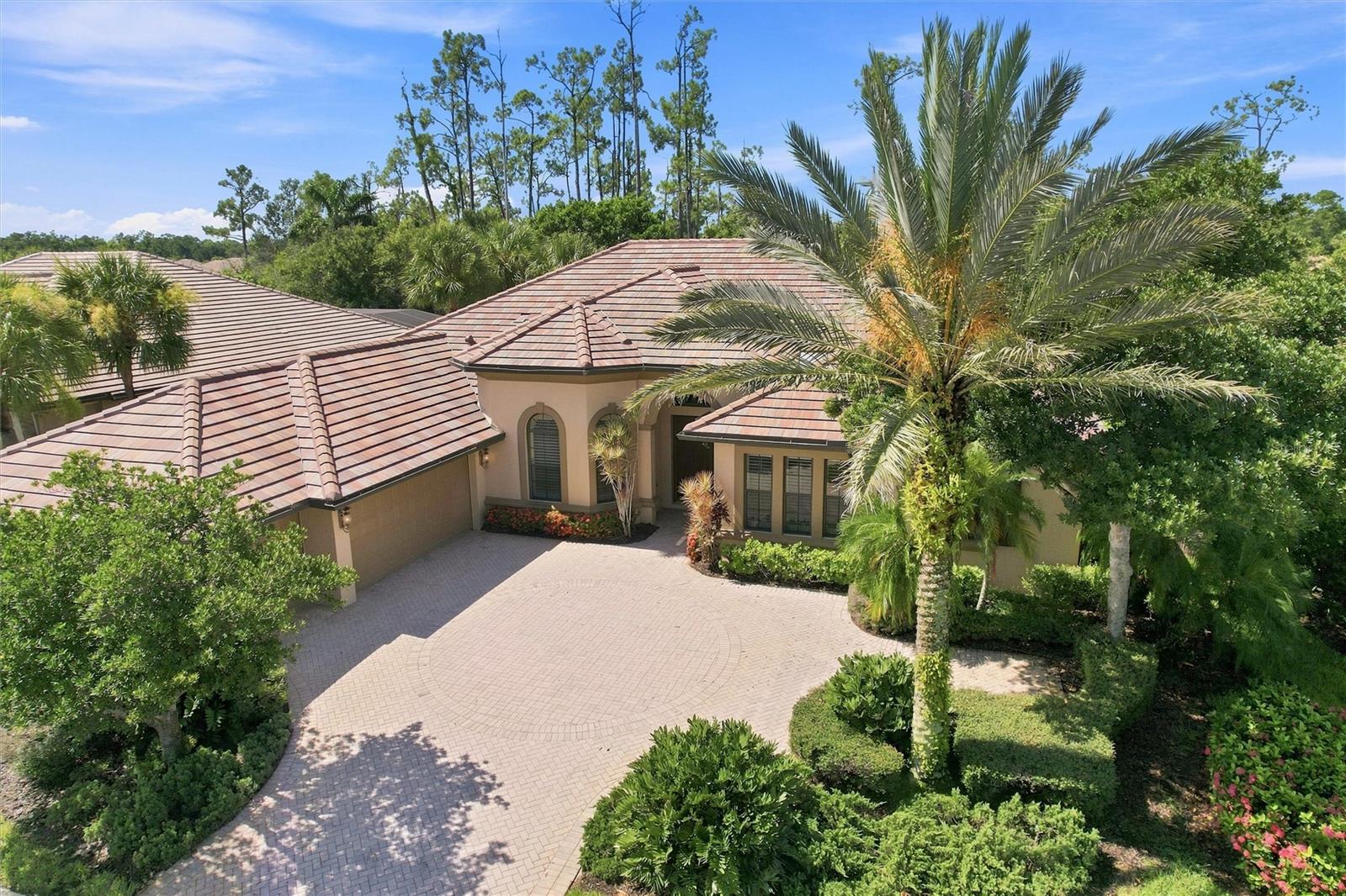 9295 Trieste Dr Property Photo 4