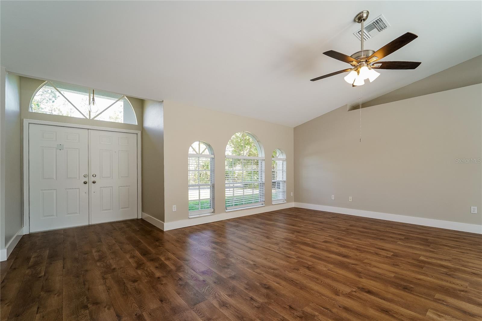 1743 Hazelton Ave Property Photo 2