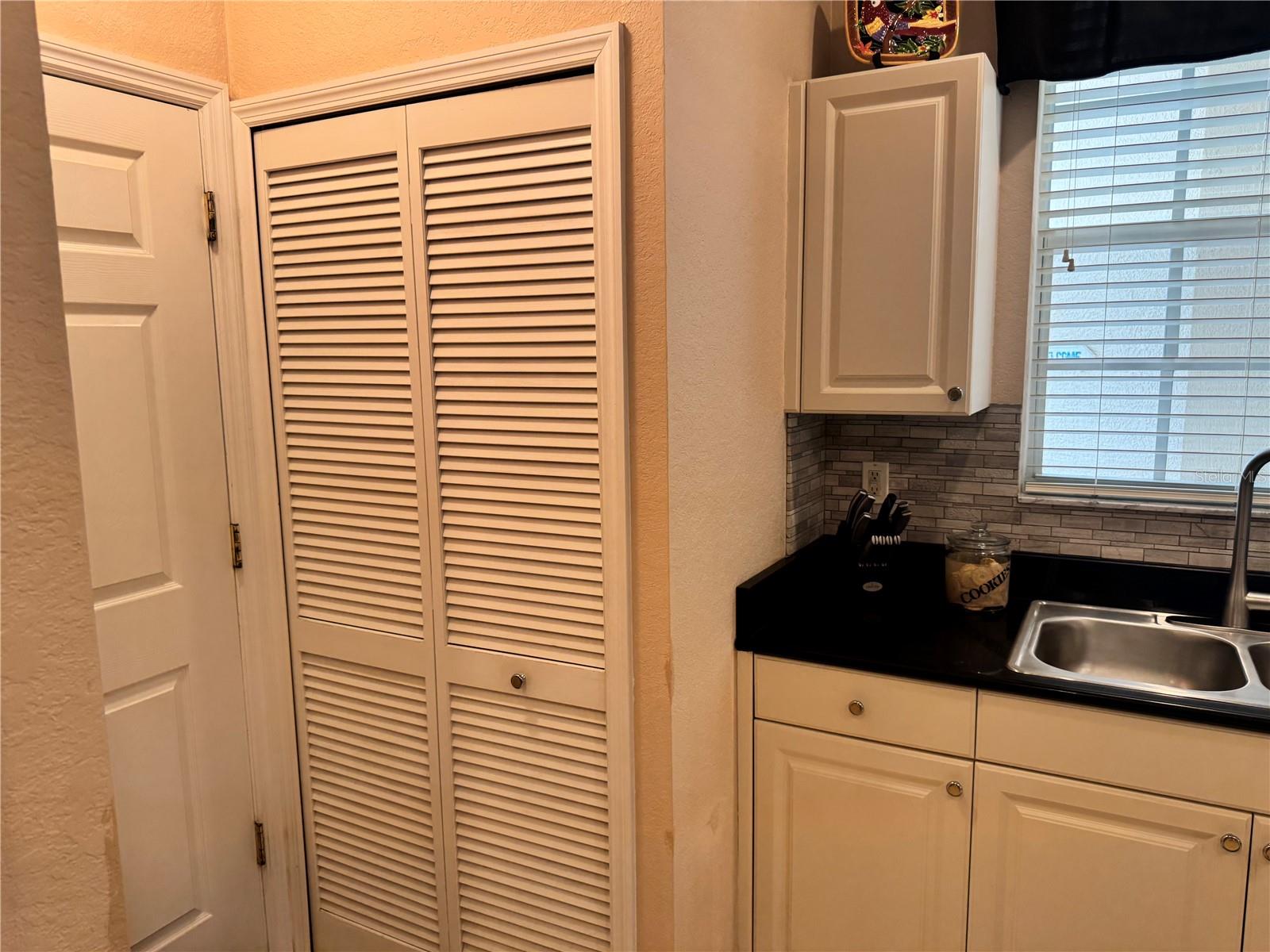 2427 Magnolia Cir Property Photo 20