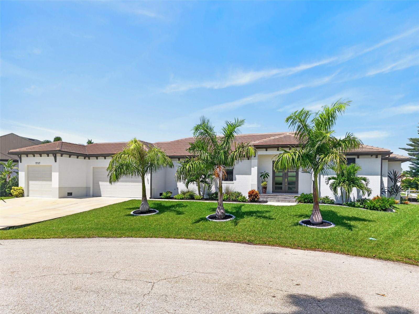 1737 Casey Key Dr Property Photo 1